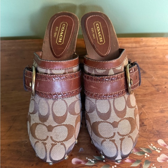 Coach "Sable" Signature Mules VGUC Women's Sz 7 Slide on Casual Heels - Picture 6 of 10